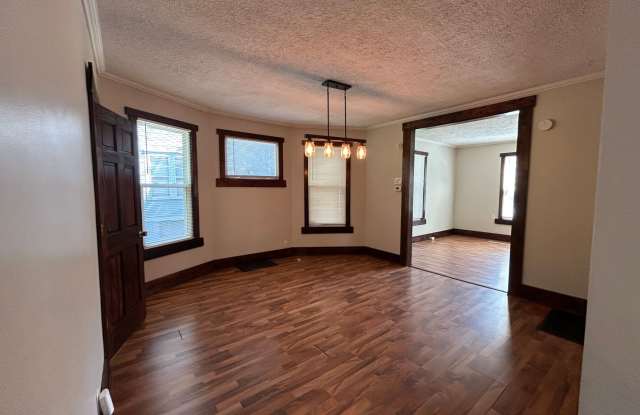 Must see in Person! Huge Home Near Dundee! Fenced yard, parking. photos photos