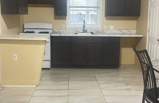 Renovated 3 Br for rent photos photos