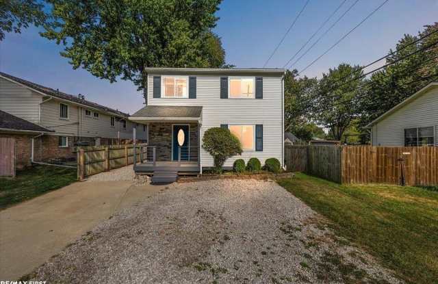 25775 South River - 25775 South River Road, Macomb County, MI 48045