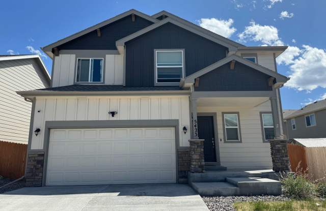 Newer home! 4 bedrooms! 2 Car! AC! photos photos