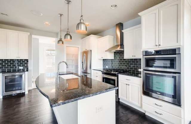 4653 Fable Road North Gallery 4