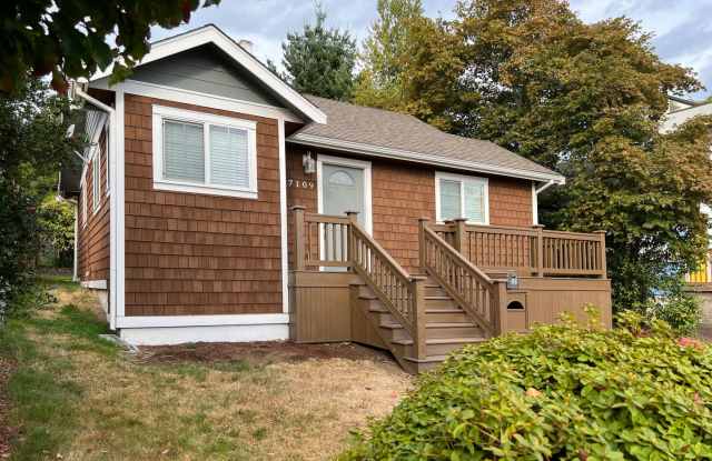 Charming and updated 2 bedroom, 1 bath bungalow in West Seattle photos photos