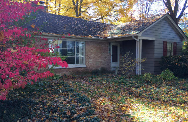 814 Paw Paw Drive - 814 Paw Paw Drive, Holland, MI 49423