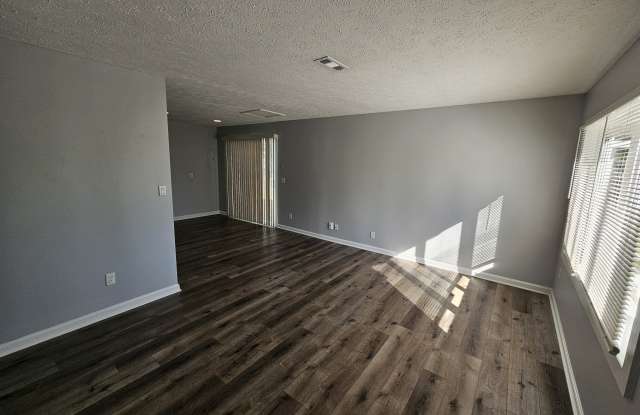 1433 Hillcrest Drive Gallery 4