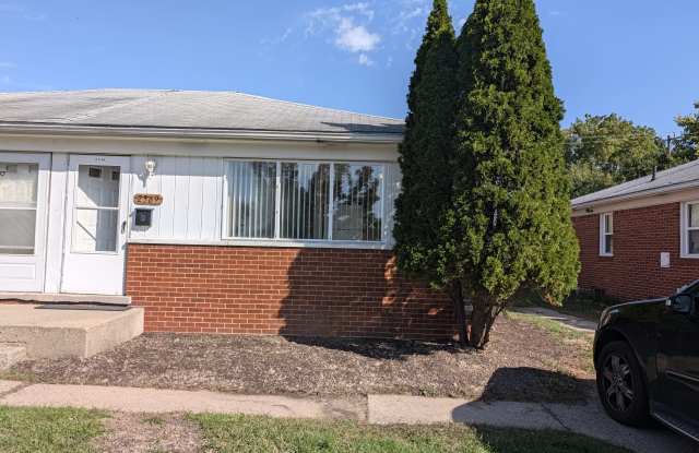 2569 Ackley Gallery 1