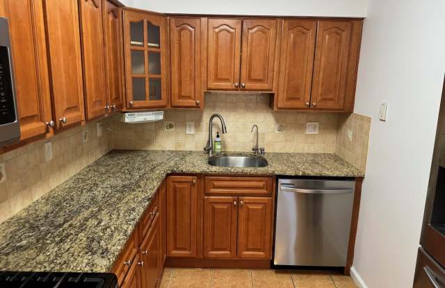 4401 SMITH AVE - 4401 Smith Avenue, North Bergen, NJ 07047