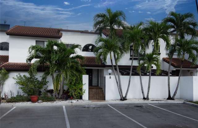 1331 SW 124th Ct - 1331 Southwest 124th Court, Tamiami, FL 33184