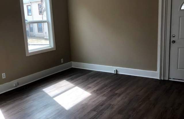 1335 Commerce Avenue Gallery 4