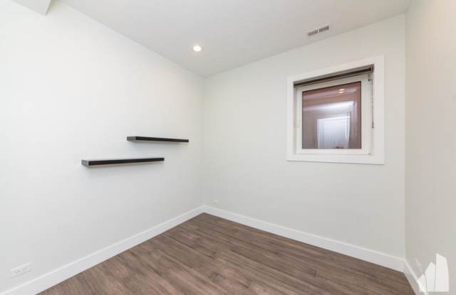 1420 W Chestnut St Gallery 4
