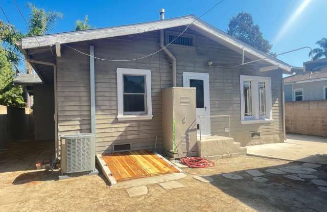 Charming  Updated 3 Bedroom 1 Bath Home In Historic Downtown Fullerton Neighborhood Gallery 2