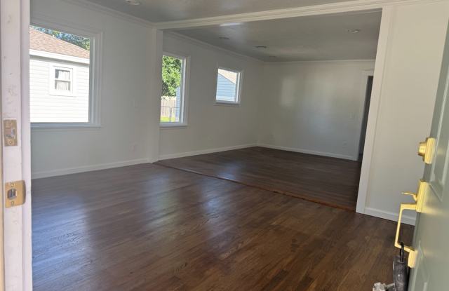 1119 West Eufaula Street Gallery 2