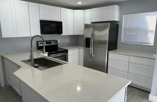 1392 Riverside Circle, Wellington, FL 33414 - 1392 Riverside Circle, Wellington, FL 33414