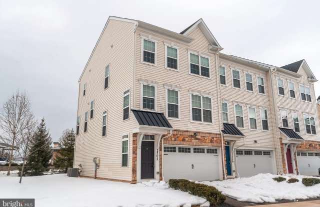 2305 MACIS Circle photos photos