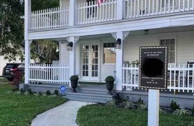 310 S 33rd Street - 310 South 33rd Street, Fort Pierce, FL 34947 310 S 33rd Street - 310 South 33rd Street, Fort Pierce, FL 34947