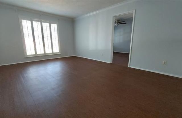 6006 E University Boulevard Gallery 2