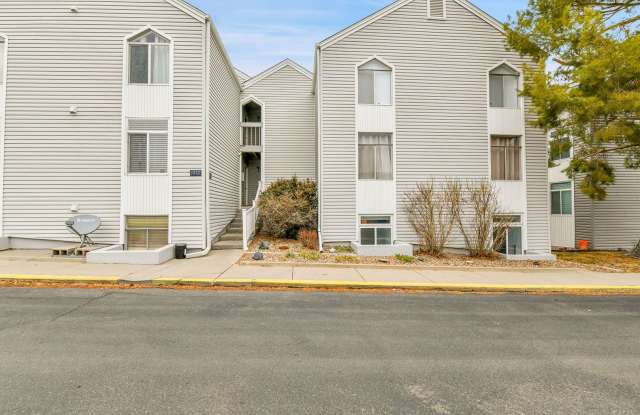 $0 DEPOSIT OPTION. CHARMING 2 BED 2 BATH CONDO OFF HAMPDEN AND MONACO photos photos