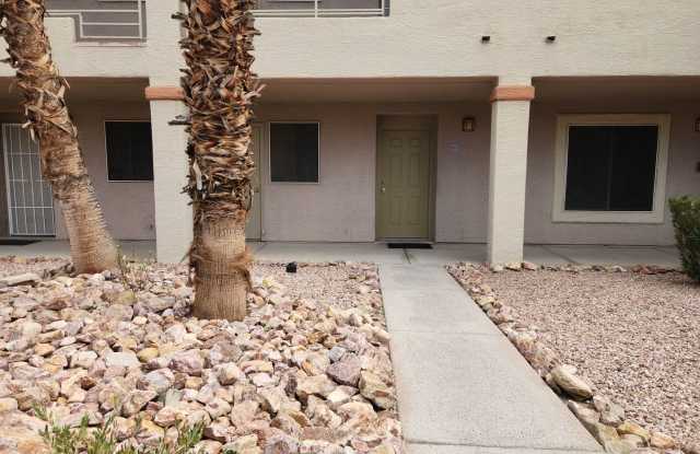 BOTTOM FLOOR HANDICAP CONDO Gallery 1