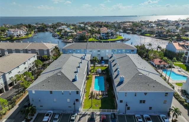 545 PINELLAS BAYWAY S - 545 Pinellas Bayway South, Tierra Verde, FL 33715