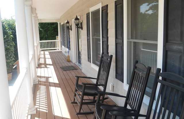 Elegant Coastal Home with Spacious Layout Near Lewes Beach Gallery 4