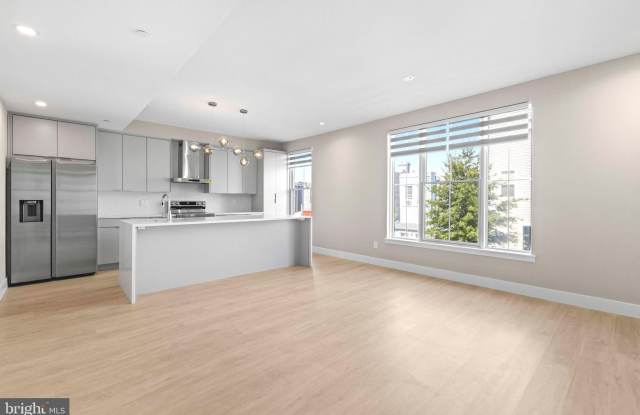 4720 RICHMOND Street unit: 2 photos photos