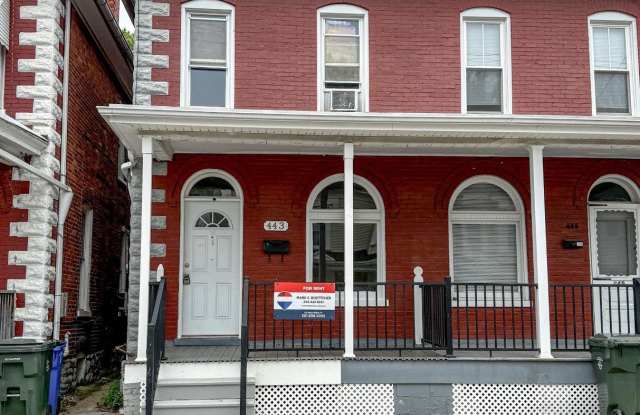 443 N MULBERRY Street Gallery 1