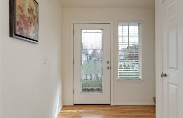 Beautiful 3 Bd. 2.5 Ba. Two Story Home w/attached Garage Gallery 3