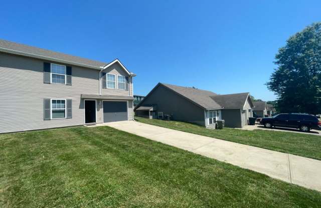 Charming 2 Bedroom TownHouse in Independence, MO! - 651 North Queen Ridge Court, Independence, MO 64056