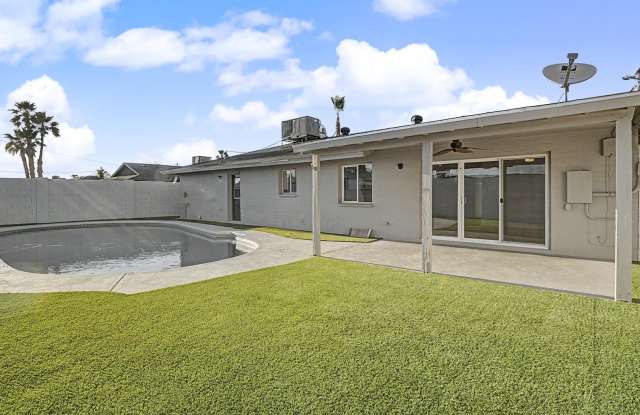 6 Bed/ 3 Bath with Pool photos photos