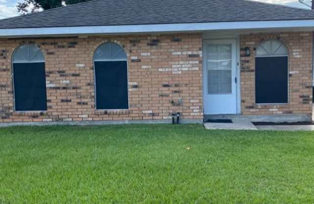 2627 Tupelo Street - 2627 Tupelo Street, Kenner, LA 70062