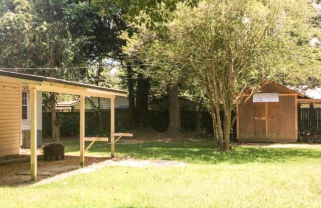 370 Azalea Street Gallery 4
