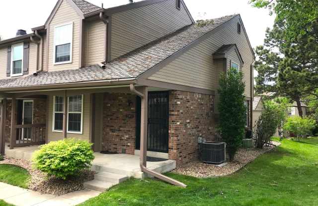6726 S. Poplar Court Gallery 2