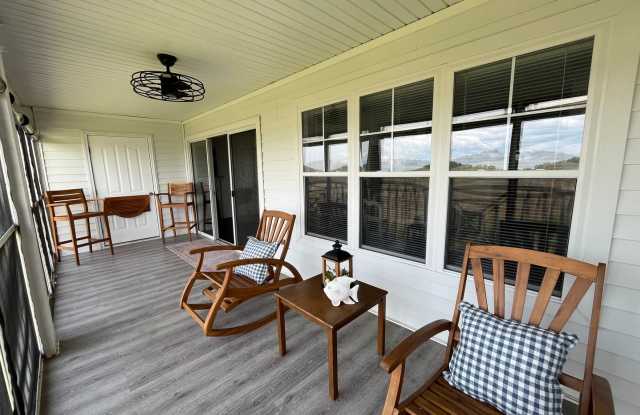 Welcome to our stunning 3-bedroom, 2-bathroom condo located in the beautiful city of Wilmington, NC. photos photos