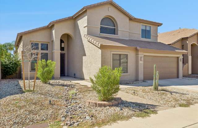 READY NOW!!! Stunning updated home in Tesoro that is 4 bedrooms, 3 bathrooms, plus a loft, plus a POOL & SPA, plus REAL GRASS, plus a loft, plus an office, plus no carpet, plus a bed & bath on the first level, SO MANY PLUSSES!!! Gallery 4