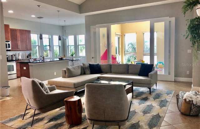 348 SAPPHIRE LAKE DRIVE Gallery 2