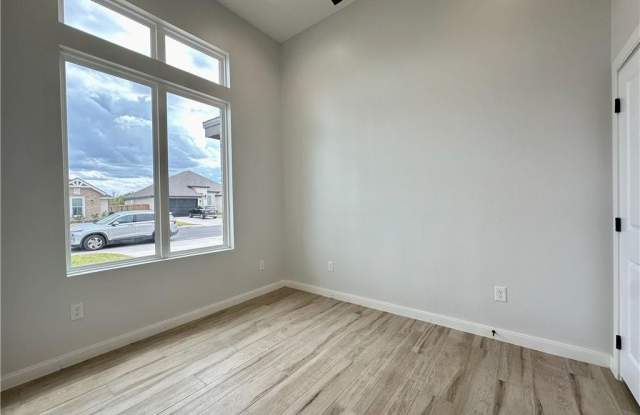 2800 Kilgore Avenue Gallery 2