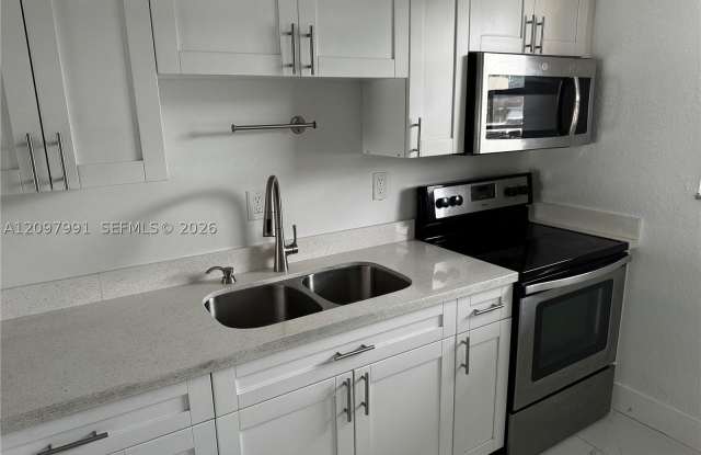 811 W 79th Pl Gallery 4