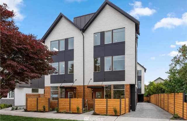 Ballard - Newer 3 Bedroom / 2.5 Bath Townhome **AC** - Rooftop Deck!! photos photos