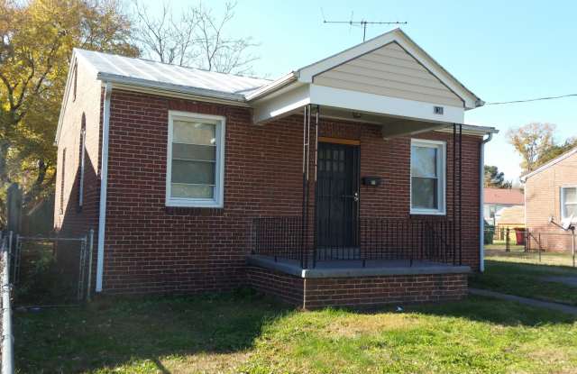 130 Leavenworth St - 130 Leavenworth Street, Petersburg, VA 23803