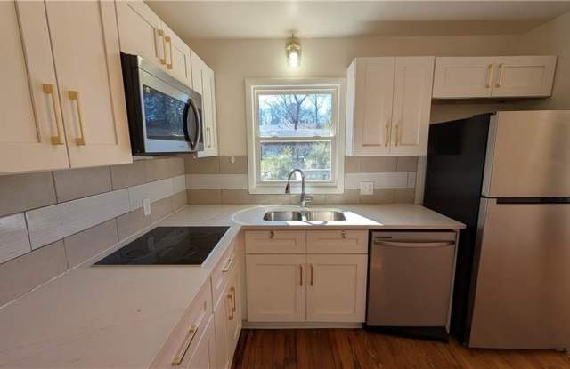 3915 Emerald N Drive Gallery 4