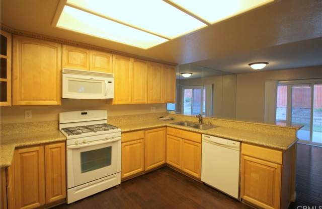 2442 Cottonwood Gallery 4