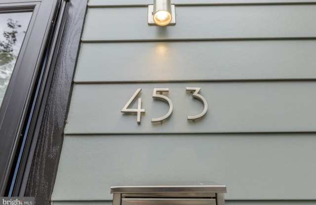 435 RIDGE Street NW Gallery 3