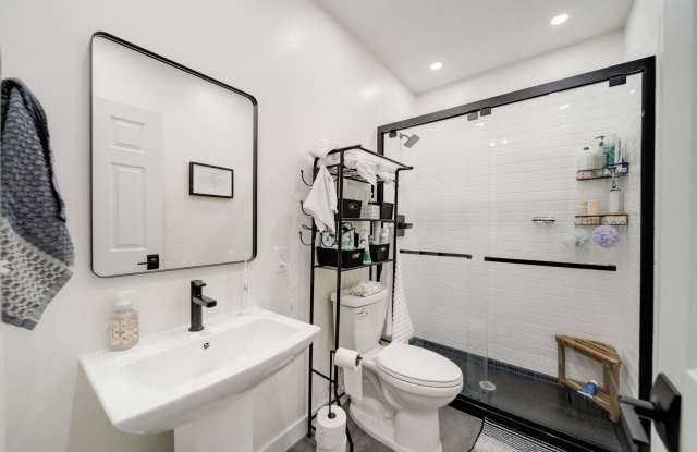 GREAT CENTRAL OSU LOCATION - Ridiculously Nice back deck and off-street parking for everyone photos photos