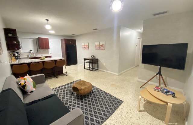 1645 SW 7th St photos photos