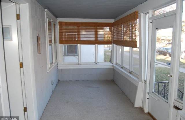 6 Bedroom June 2026 Near Macalester! Gallery 1