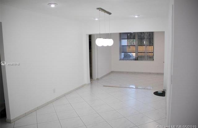 2121 N 53rd Ave Gallery 4