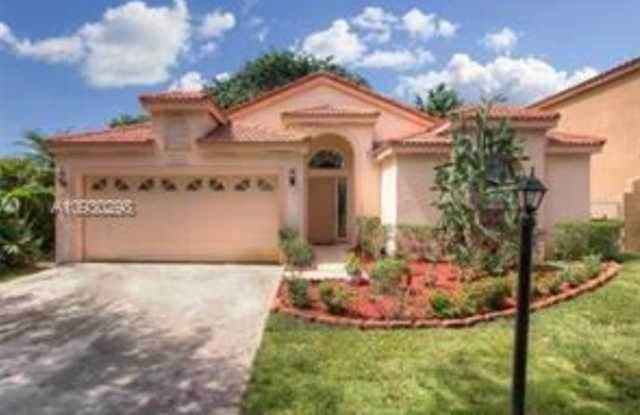 2646 Cayenne Ave - 2646 Cayenne Avenue, Cooper City, FL 33026