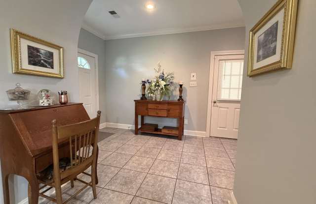 1744 Fairway Drive Gallery 4