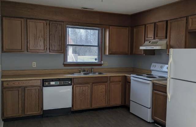 1703 Forest Knolls Circle - 1703 Forest Knolls Circle Southeast, Winston-Salem, NC 27101