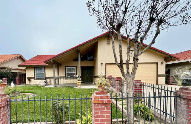 REDUCED!!! Charming 3 Bedroom 2 Bath Home for Rent in the Ranchwood Estates photos photos