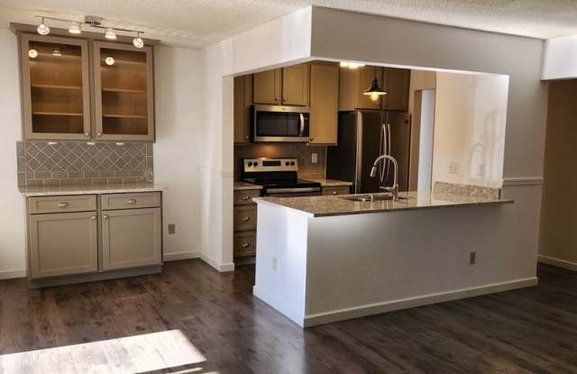 Fresh paint! Amazing first floor unit in Arvada! Don't miss out! - 5403 West 76th Avenue, Westminster, CO 80003